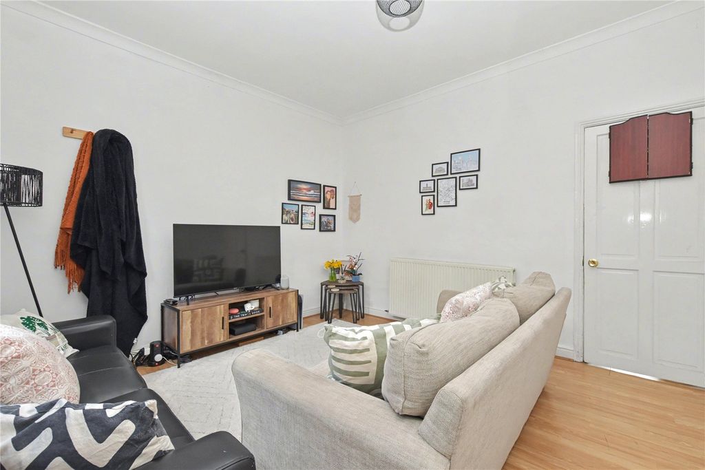 Property photo 3 of 12 Picture No. 04