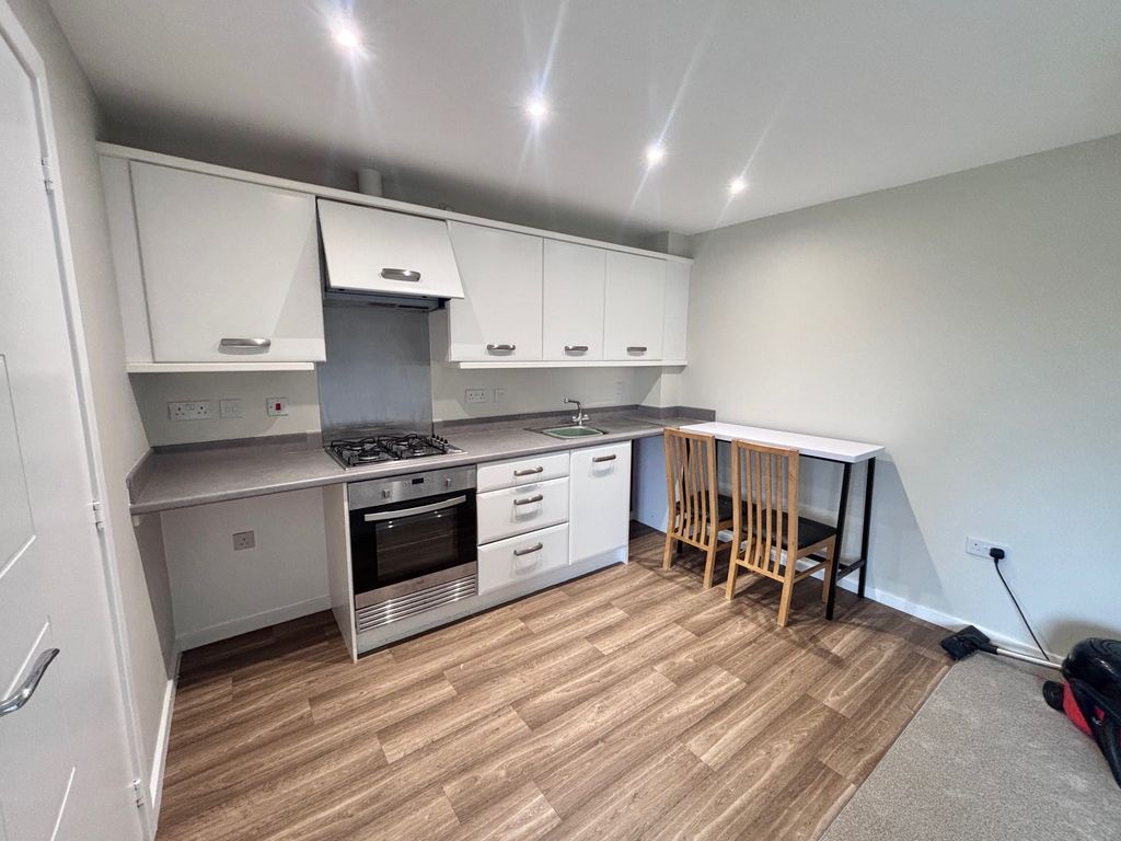 Property photo 2 of 6 Kitchen