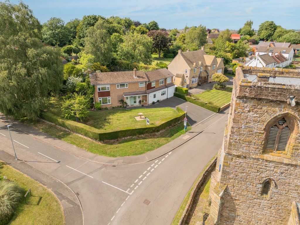 Property photo 1 of 51 3568561