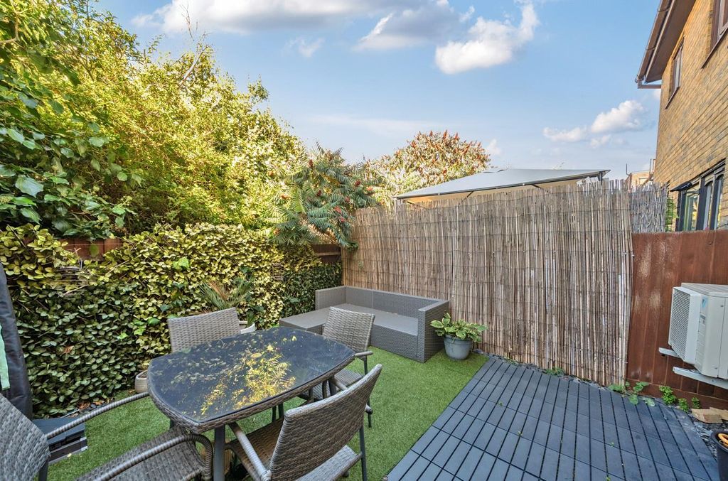 Property photo 3 of 12 21A60Bfd-7d22-4A2A-A58F-56E57B1858E8.Jpg