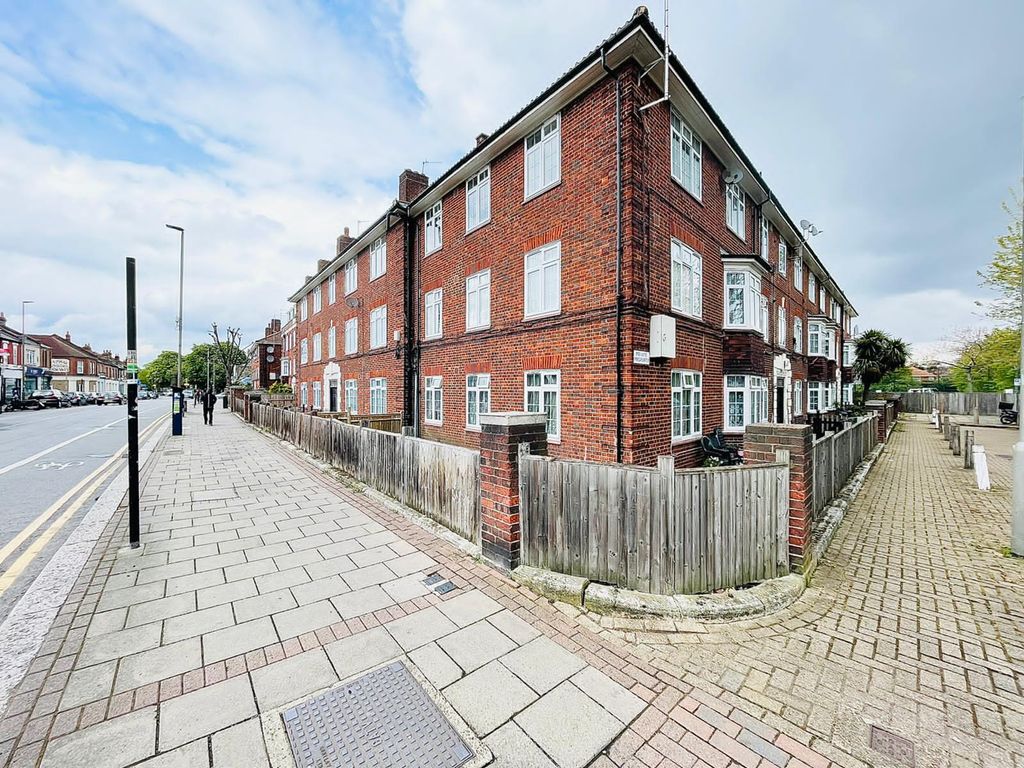 Property photo 1 of 8