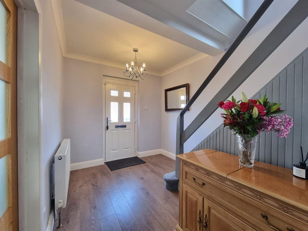 Property photo 3 of 26