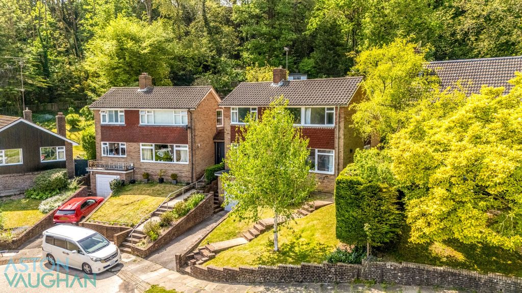 Property photo 1 of 40 5131071