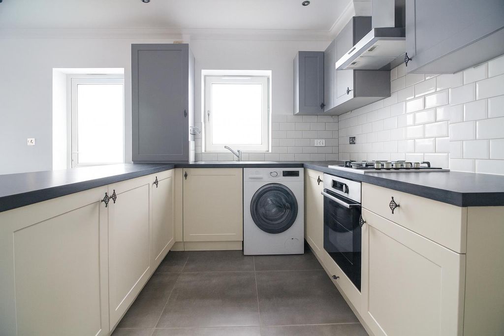 Property photo 1 of 9 Kitchen.Png