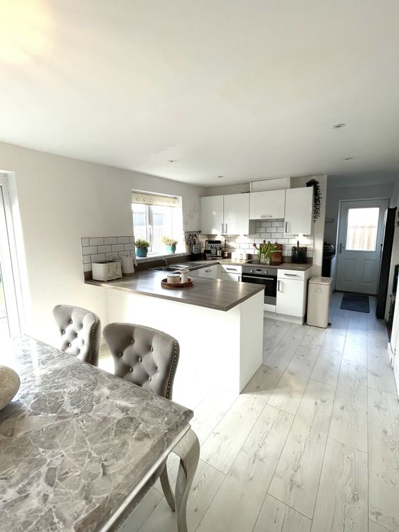 Property photo 3 of 17 Img_1922