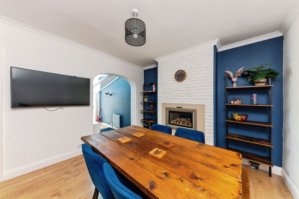Property photo 3 of 21 Dining Room