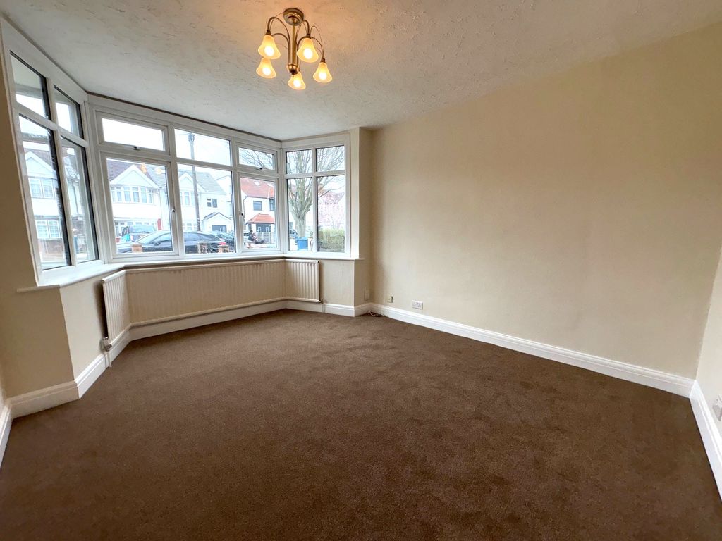 Property photo 3 of 15 149Exeterrdrec1