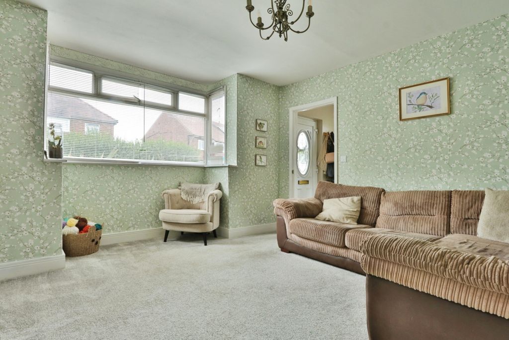 Property photo 3 of 13 4332888