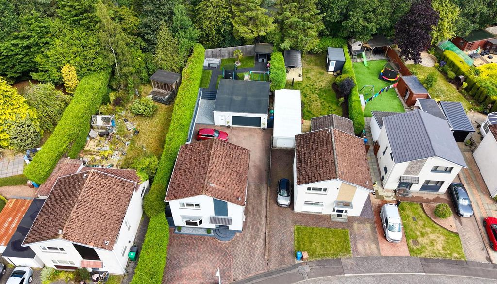 Property photo 2 of 31 d