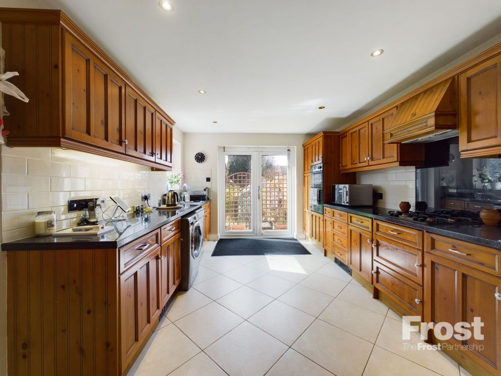 Property photo 2 of 12 Kitchen