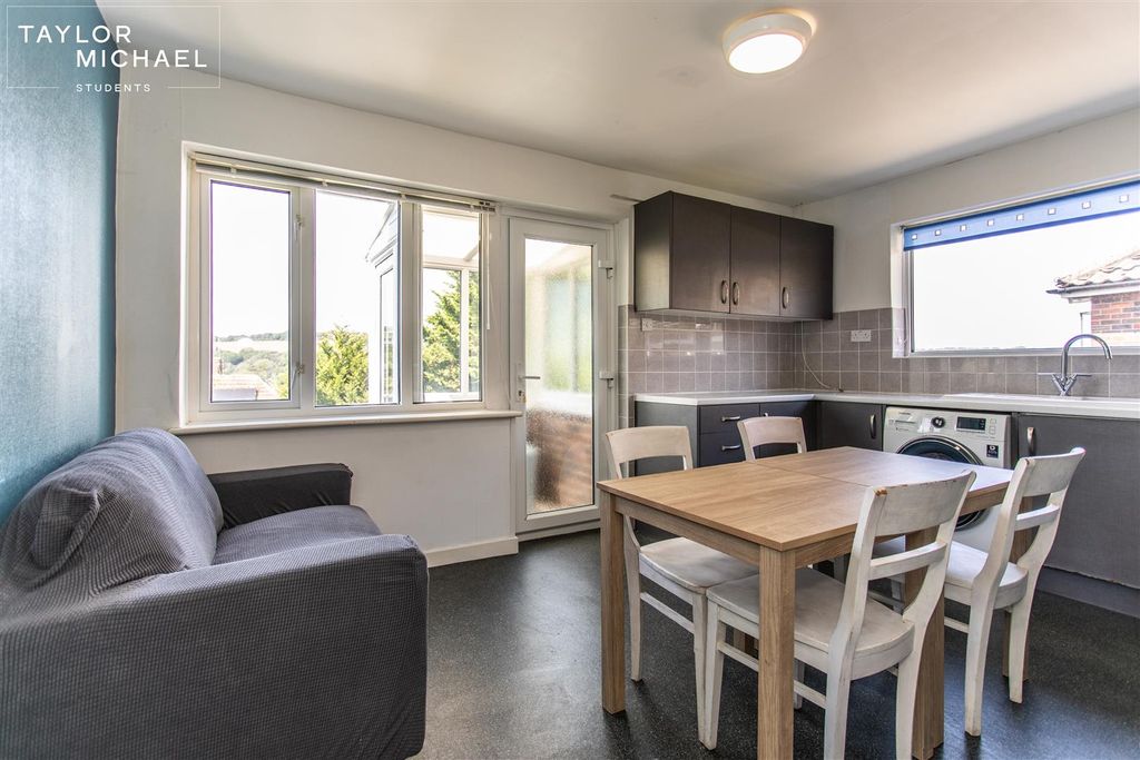 Property photo 2 of 25 Kitchen / Living Room