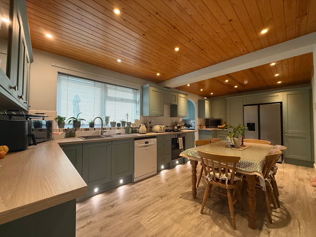 Property photo 2 of 17 Photograph