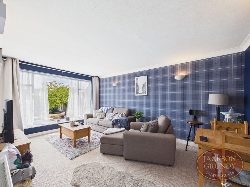 Property photo 2 of 10 Conifer Rise