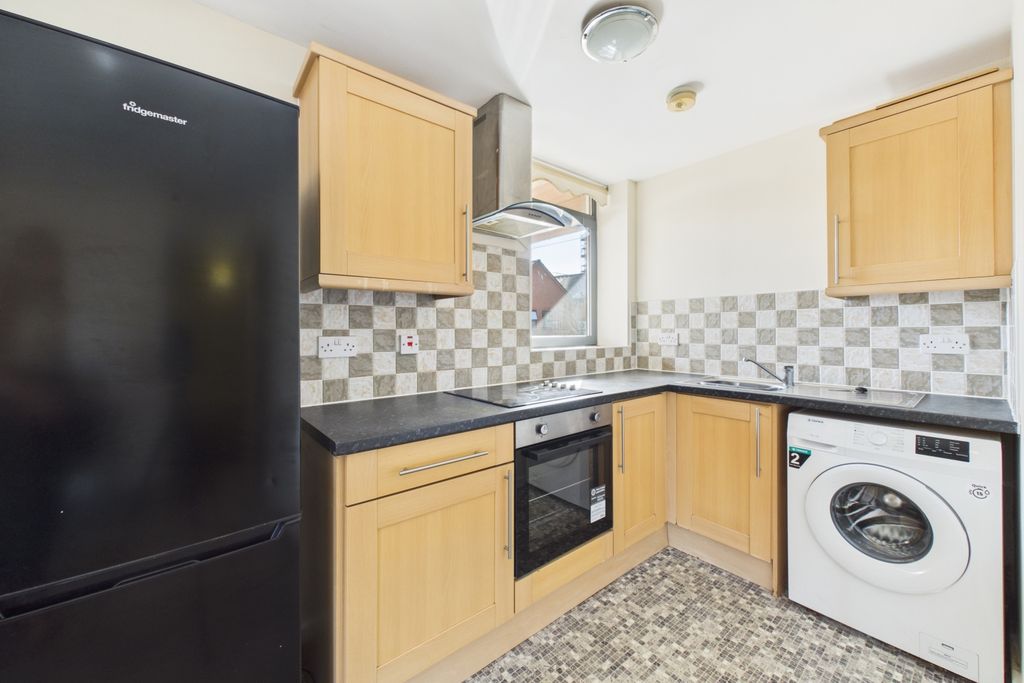 Property photo 2 of 11 Kitchen