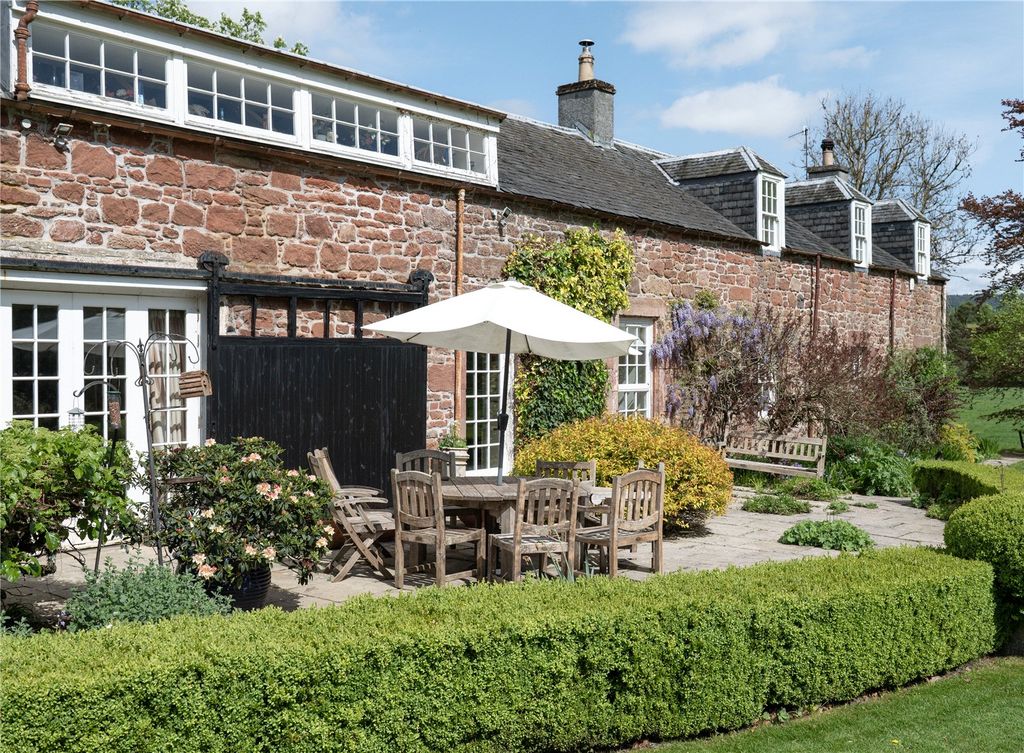 Property photo 2 of 46 Cottage Garden
