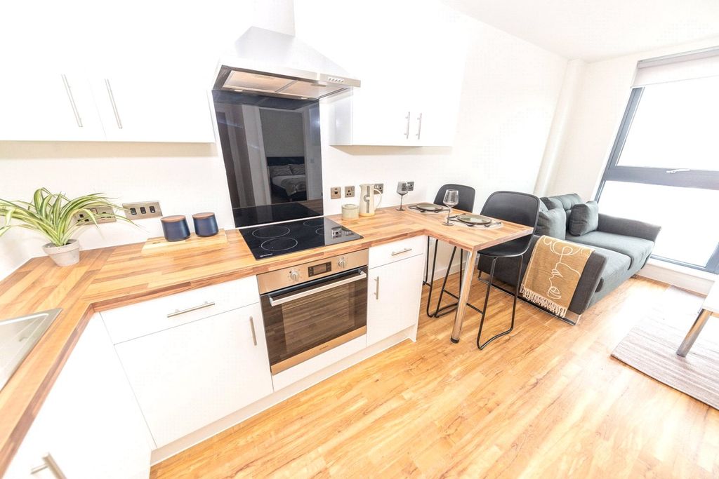 Property photo 3 of 6 Picture No. 17