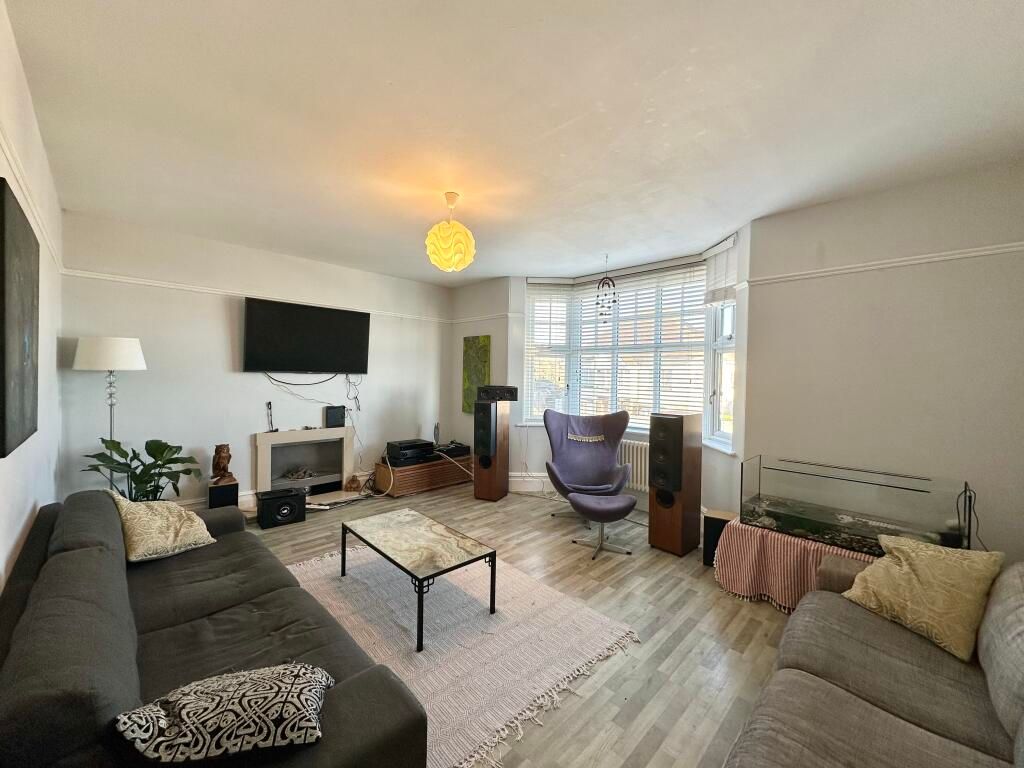 Property photo 3 of 22