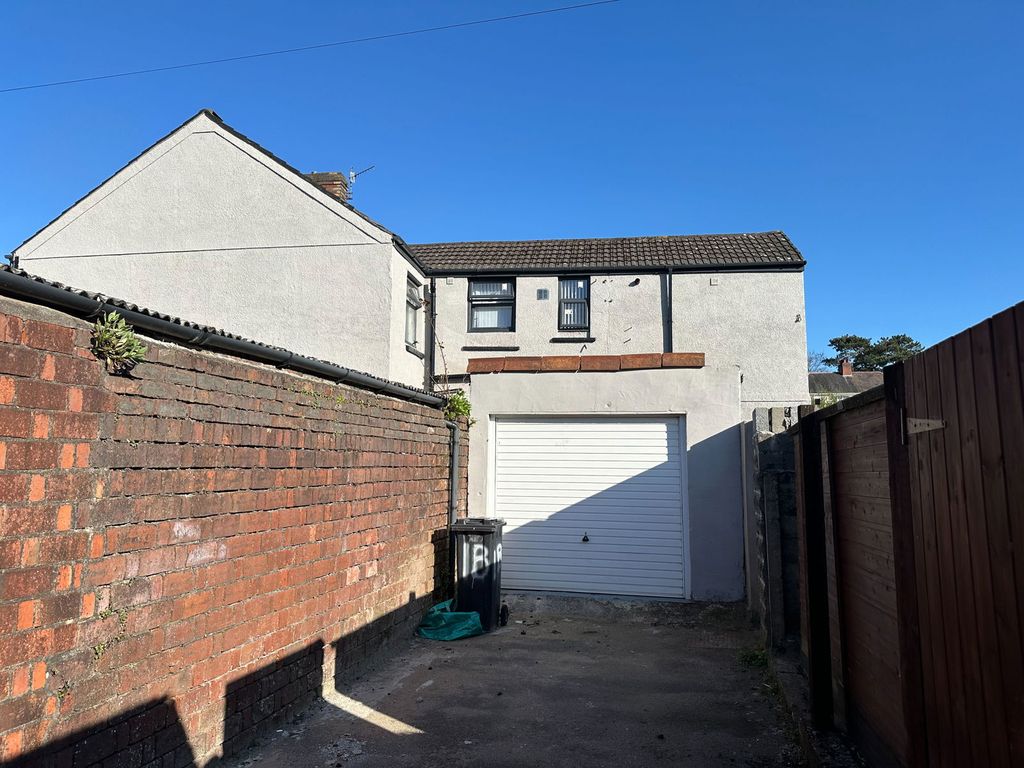 Property photo 2 of 24