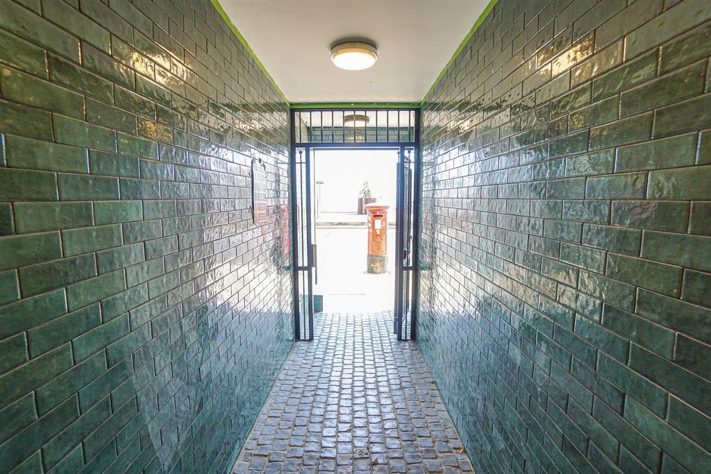Additional image 21 of 2 bed flat for saleWhite Rock, Hastings TN34
