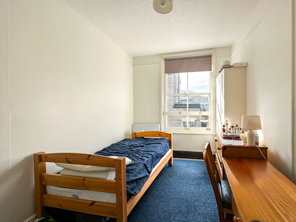 Property photo 2 of 13 Room 5 (1)