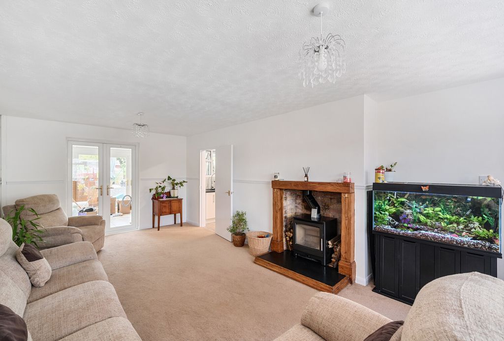 Property photo 3 of 21 1320863-12-687E21...