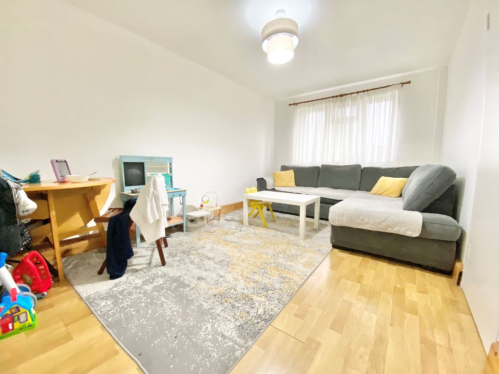 Property photo 3 of 8