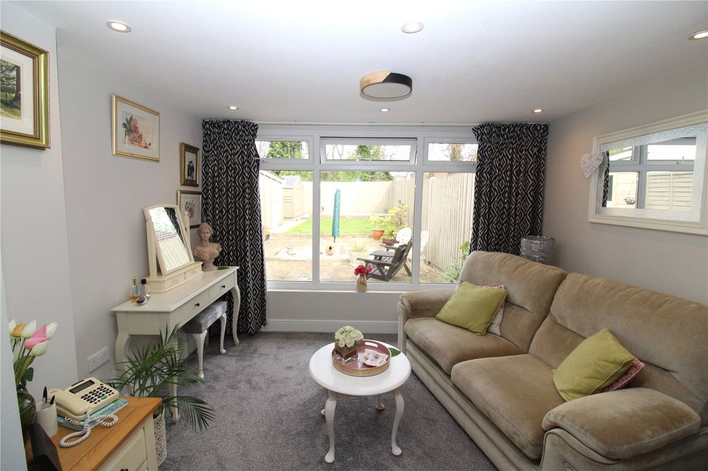 Property photo 3 of 16 Picture No. 12