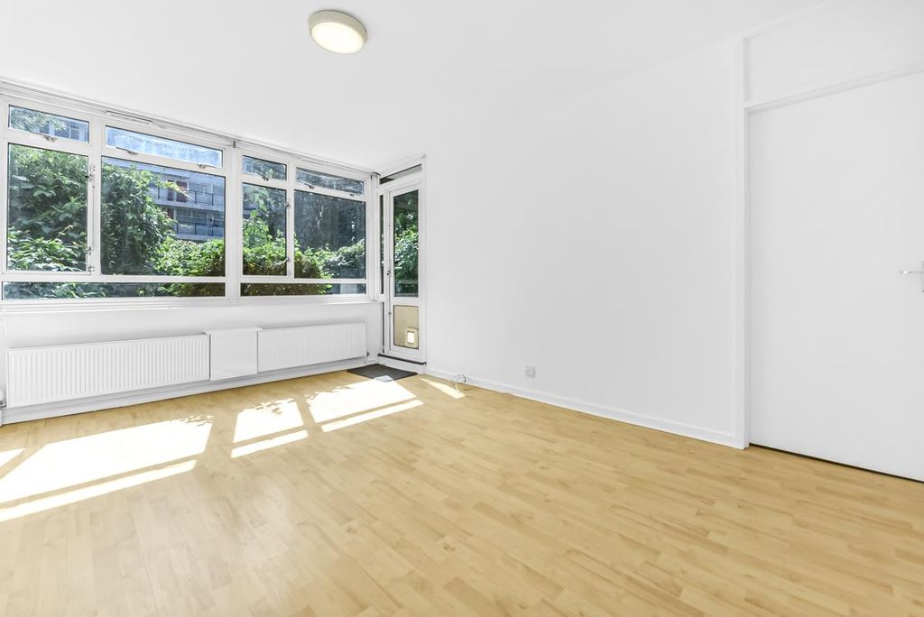 Property photo 1 of 12 Spacephoto (8).Jpg