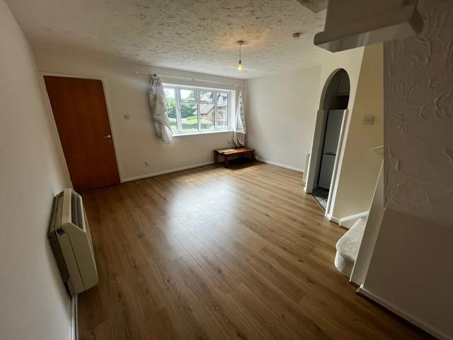 Property photo 3 of 7 Bedroom 3