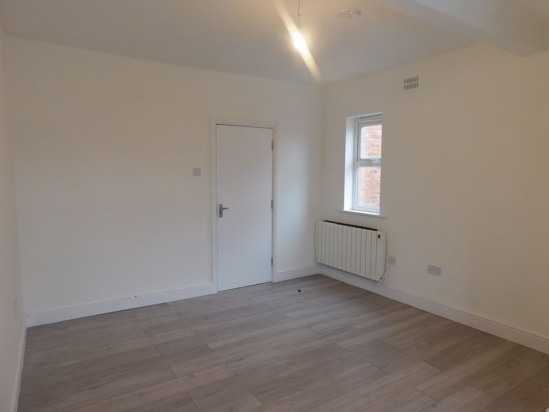 Property photo 2 of 8 Photo 6