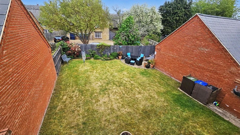 Property photo 2 of 20