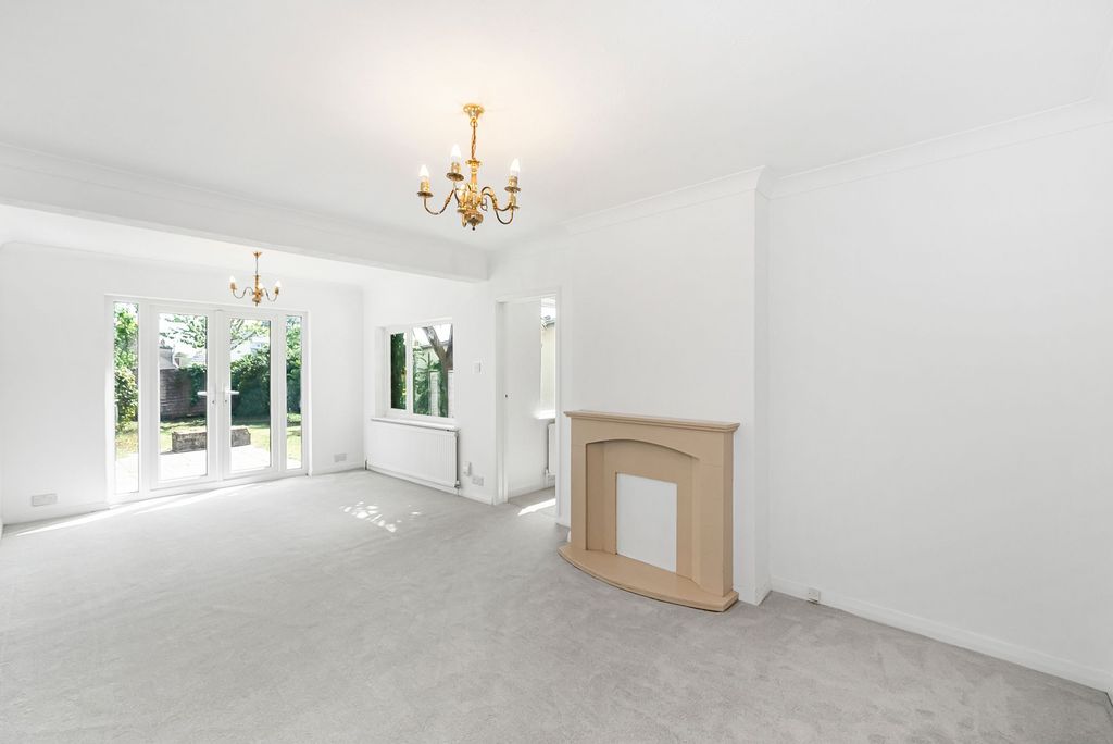 Property photo 2 of 23