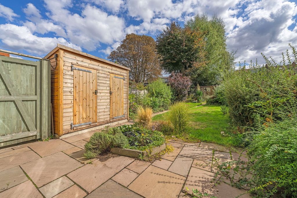 Property photo 2 of 12
