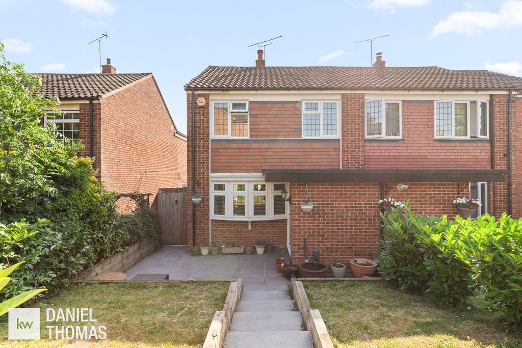 Property photo 1 of 27