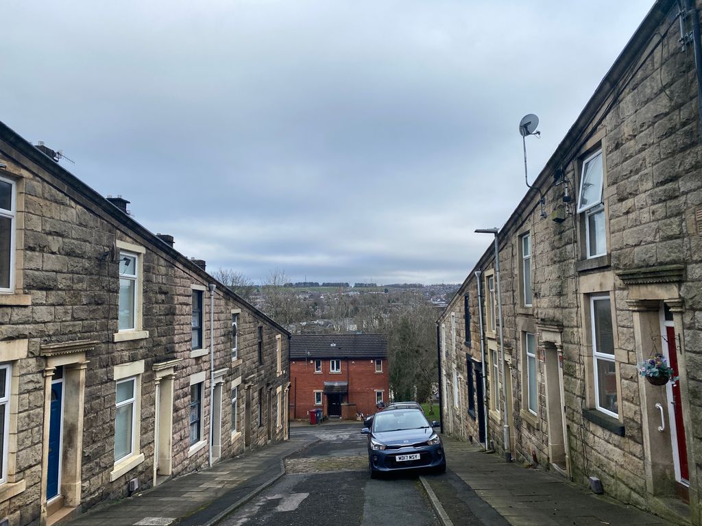 Property photo 2 of 8