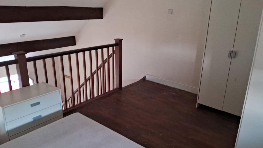 Property photo 3 of 8 158E4B2B-2c29-4Be5-8B9A-12A9E59F3Bc5.Jpeg