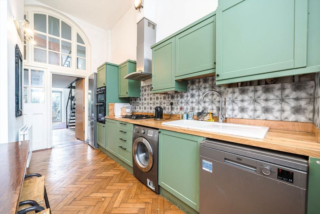 Property photo 3 of 9