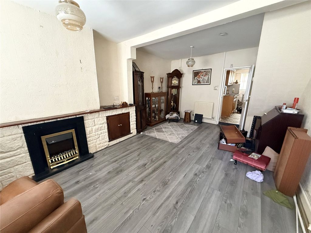 Property photo 2 of 12 Picture No. 04