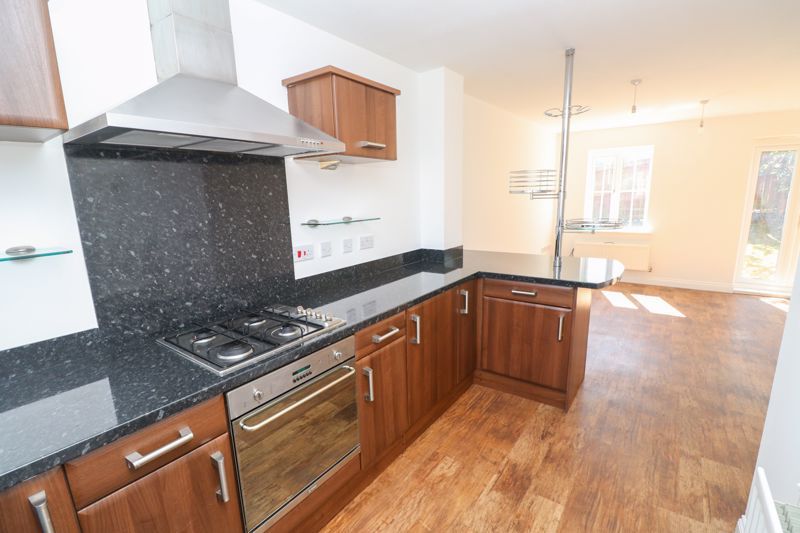 Property photo 2 of 11 Kitchen