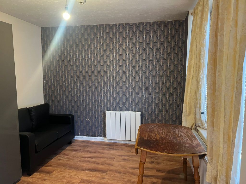 Property photo 2 of 6