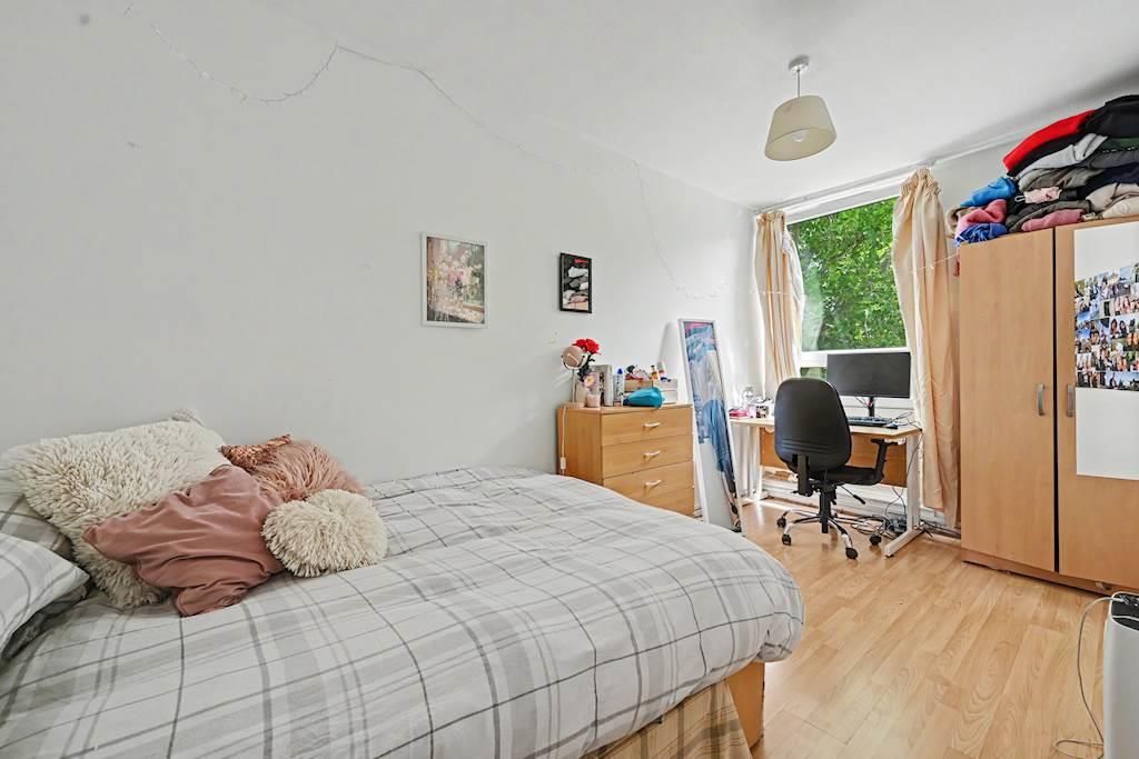 Property photo 2 of 16 04-278Cgcpmsc - 13 Munster Sq - Bedroom 4 -Origina