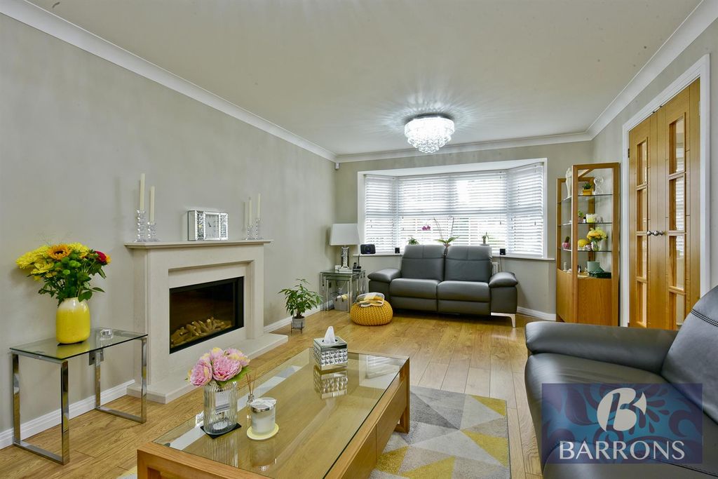 Property photo 2 of 26