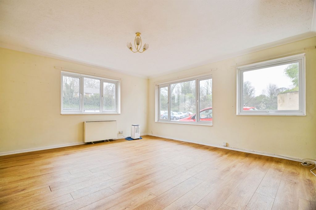 Property photo 3 of 18