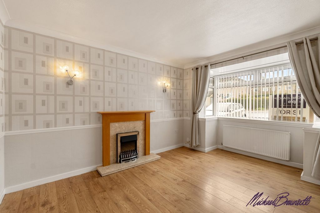 Property photo 2 of 41