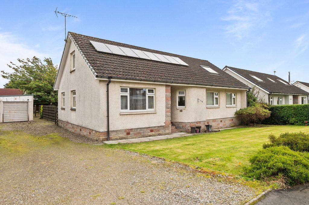 Property photo 1 of 28