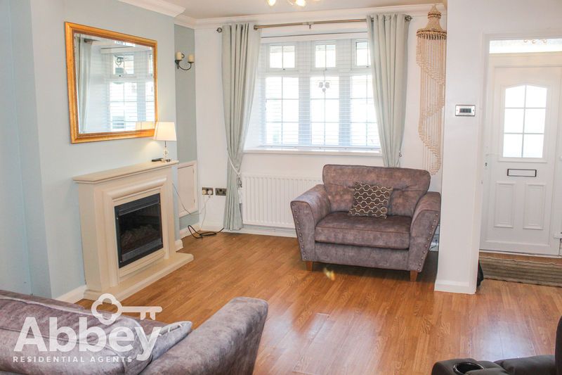 Property photo 3 of 16 Lounge 2