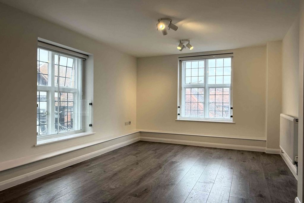 Property photo 2 of 5 Living Room