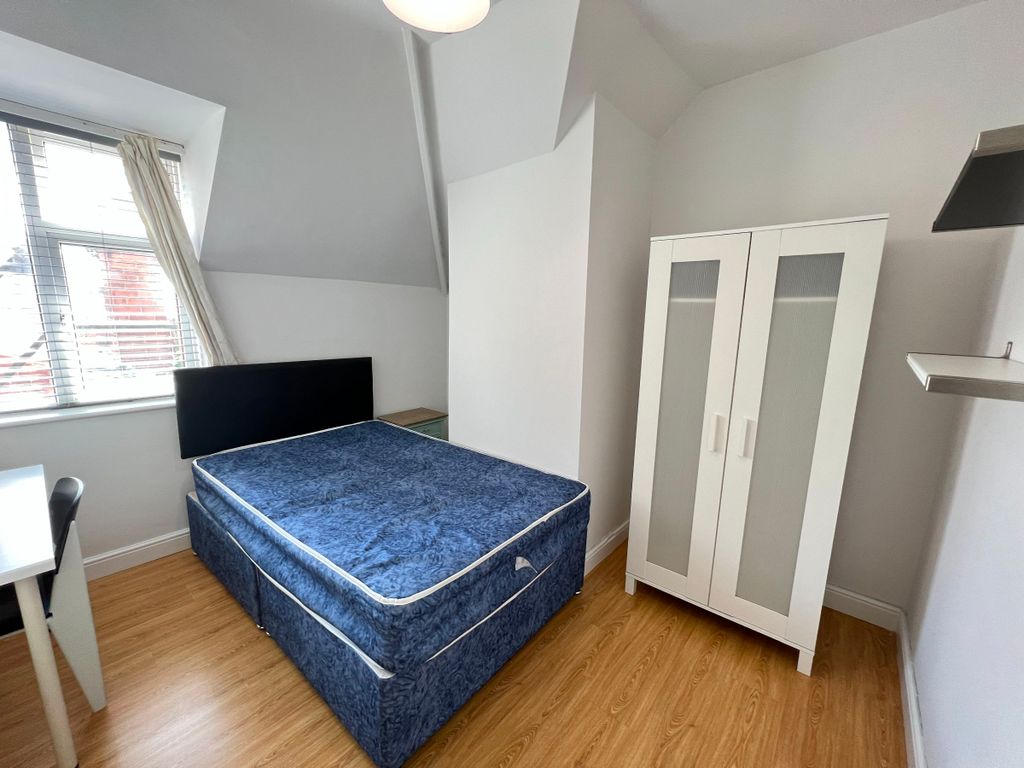 Property photo 2 of 6 8409