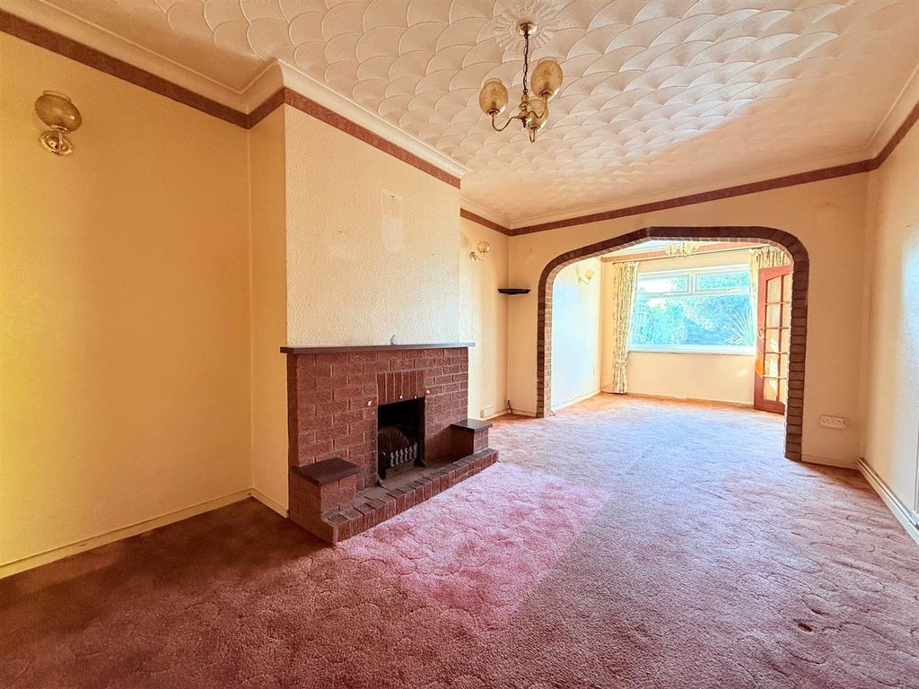 Property photo 3 of 13 Lounge Area