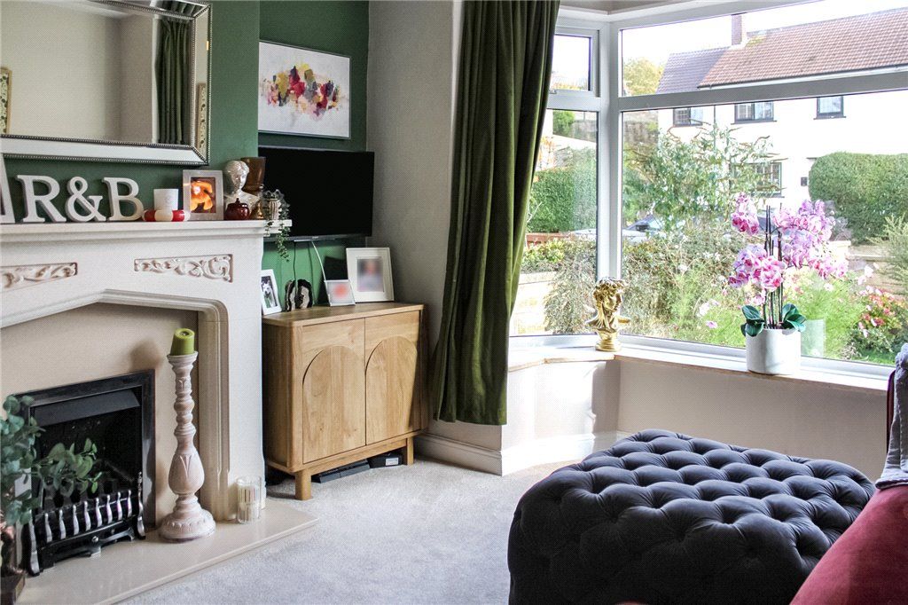 Property photo 3 of 11 Sitting Room